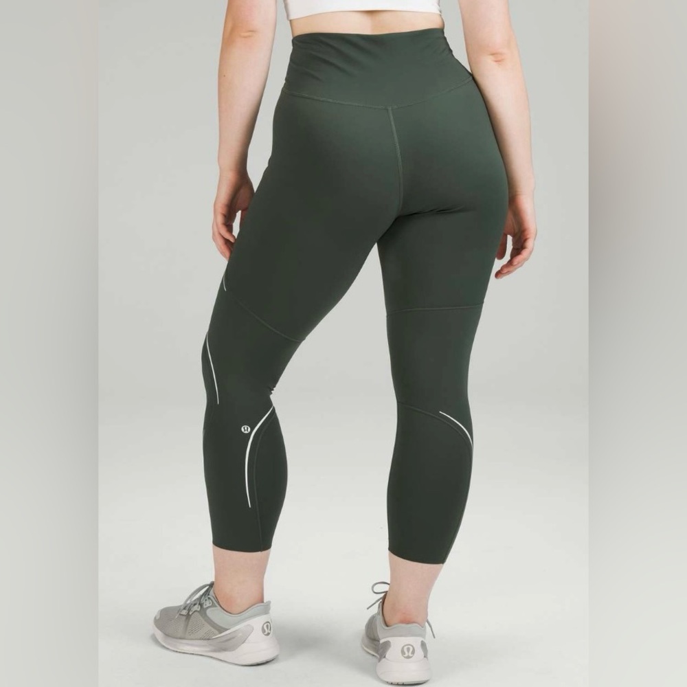 NWT Lululemon Base Pace HR Reflective 25” Legging